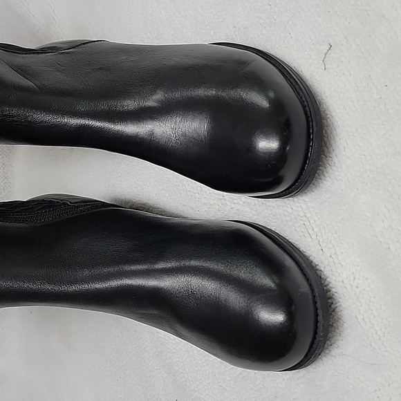 Boots - Picture 5 of 12